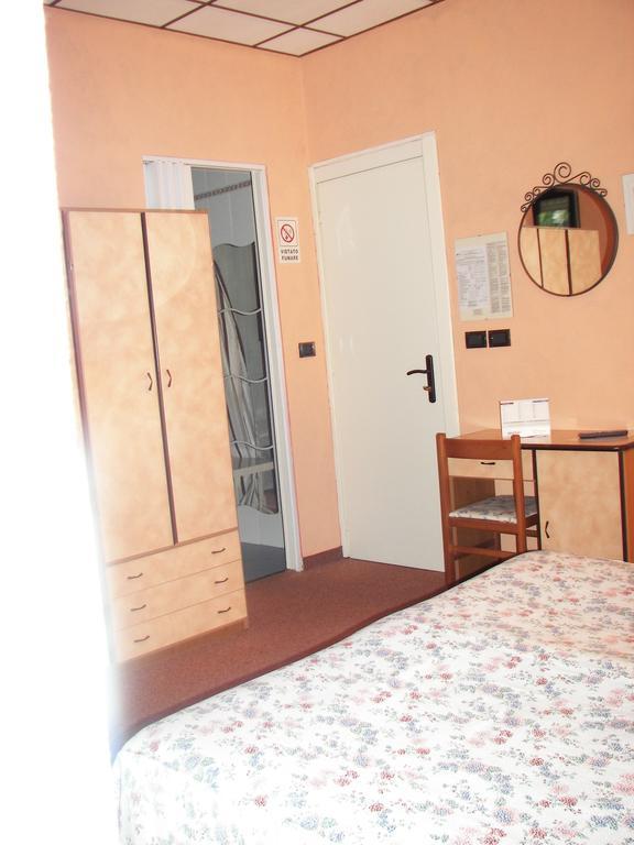 Albergo Sangrilà Lanzo Torinese Zimmer foto